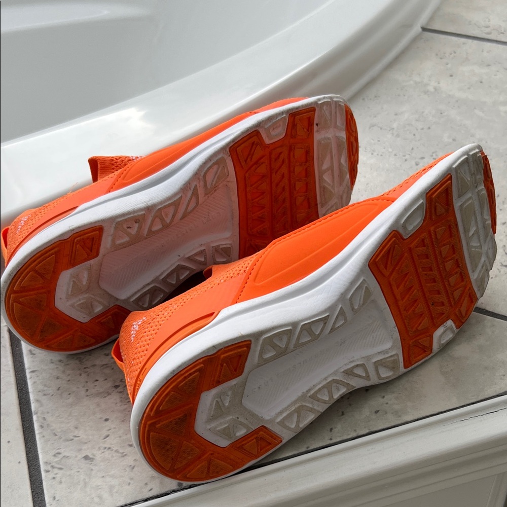APL TechLoom Bliss Sneakers - Picture 6 of 7